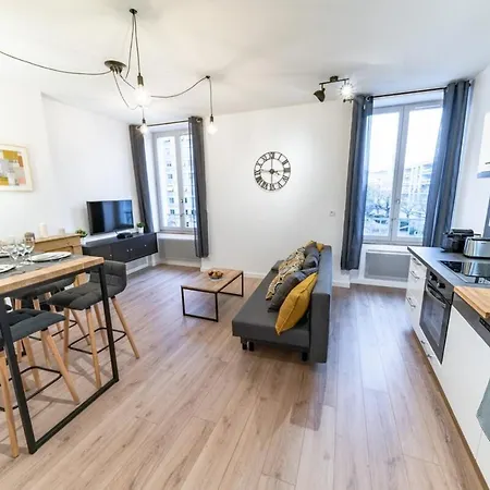 Coup De Coeur Part Dieu 4 People Air-conditioned Apartment